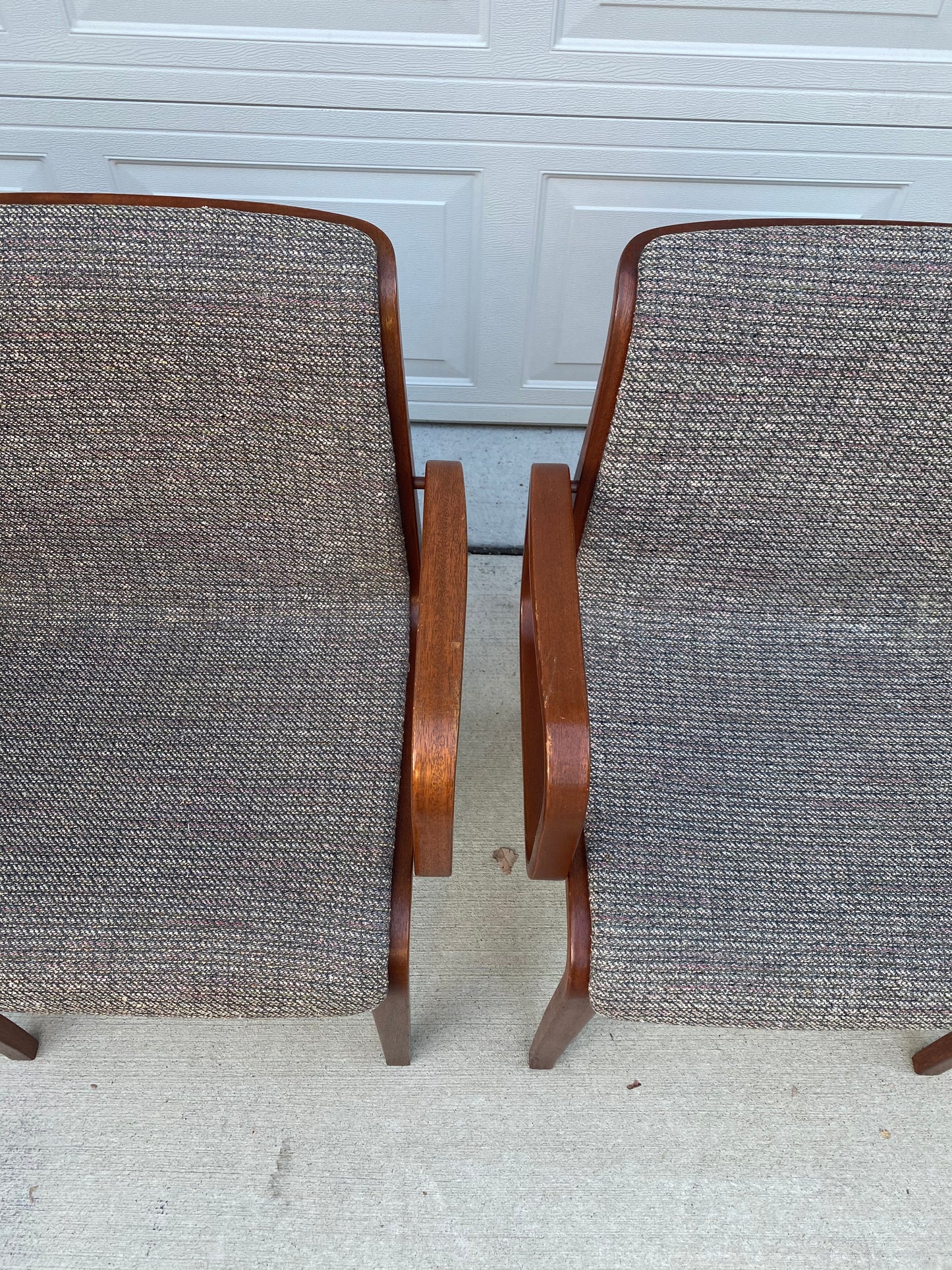 Set of 4 1970s Walnut Knoll Bill Stephens Arm Chairs